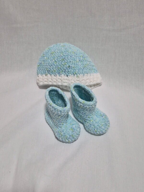 Baby hat and booties
