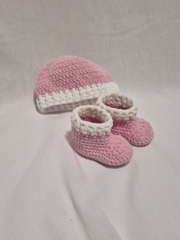 Baby hat and booties